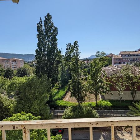 Superbe T2 Proche Des Plages Et Des Commerces 耶尔 外观 照片